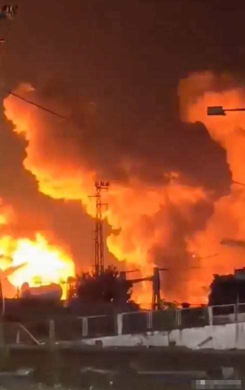 美国即将打击伊朗是“项庄舞剑意在沛公”，中国在伊巨额投资已危在旦夕
   从中伊