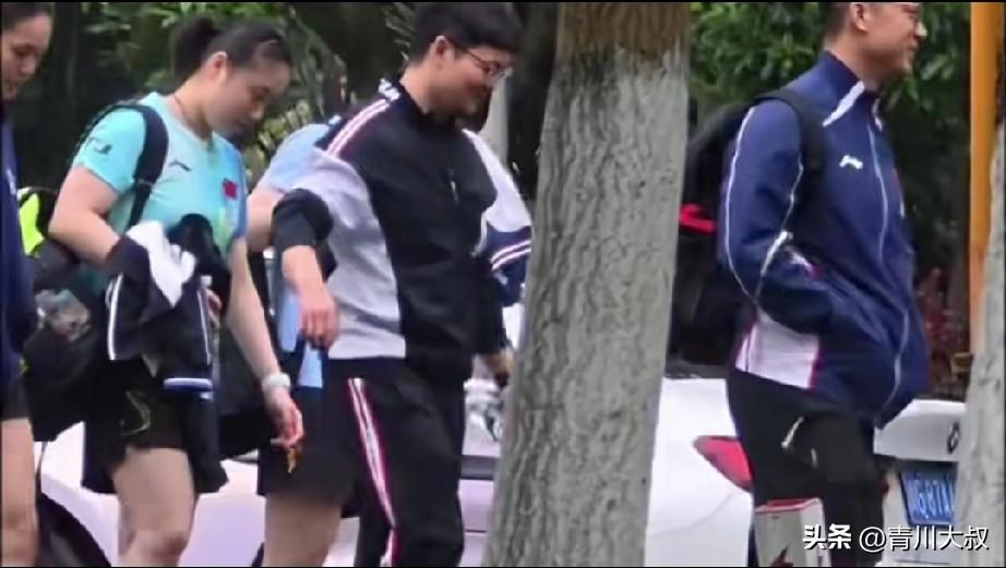 王曼昱的T3小分队又扩容了，大家一起嘻嘻哈哈，玩的真好！

这次成都集训，
常伴