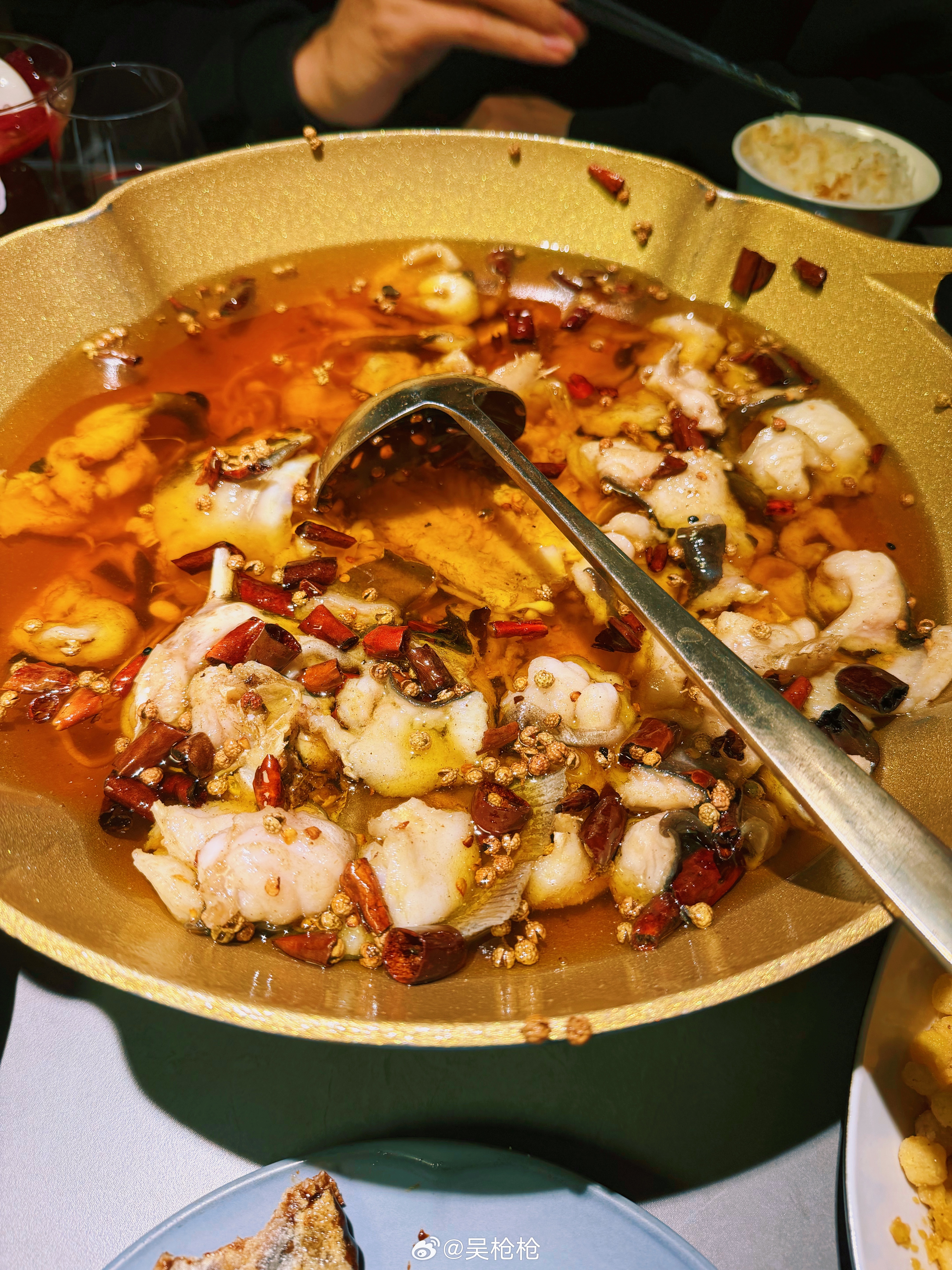 一礼拜的白人饭吃的够够了哎呀妈呀 这水煮鱼太香了第一口都要哭了 北京·龙人居水煮