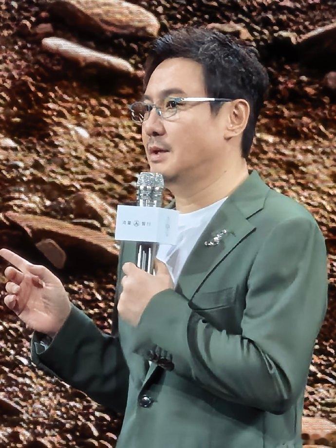 杨幂沈腾出席享界G9发布会 今天下午享界 G9 新品发布会现场，享界双品牌代言人