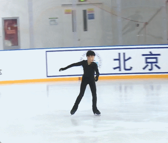 周末睡大觉来着，醒来看看四周跳 