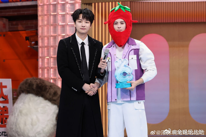 你好星期六有自己的冰雪奇缘你好星期六你好星期六这期的冰雪主题也太绝了！AR 雪景