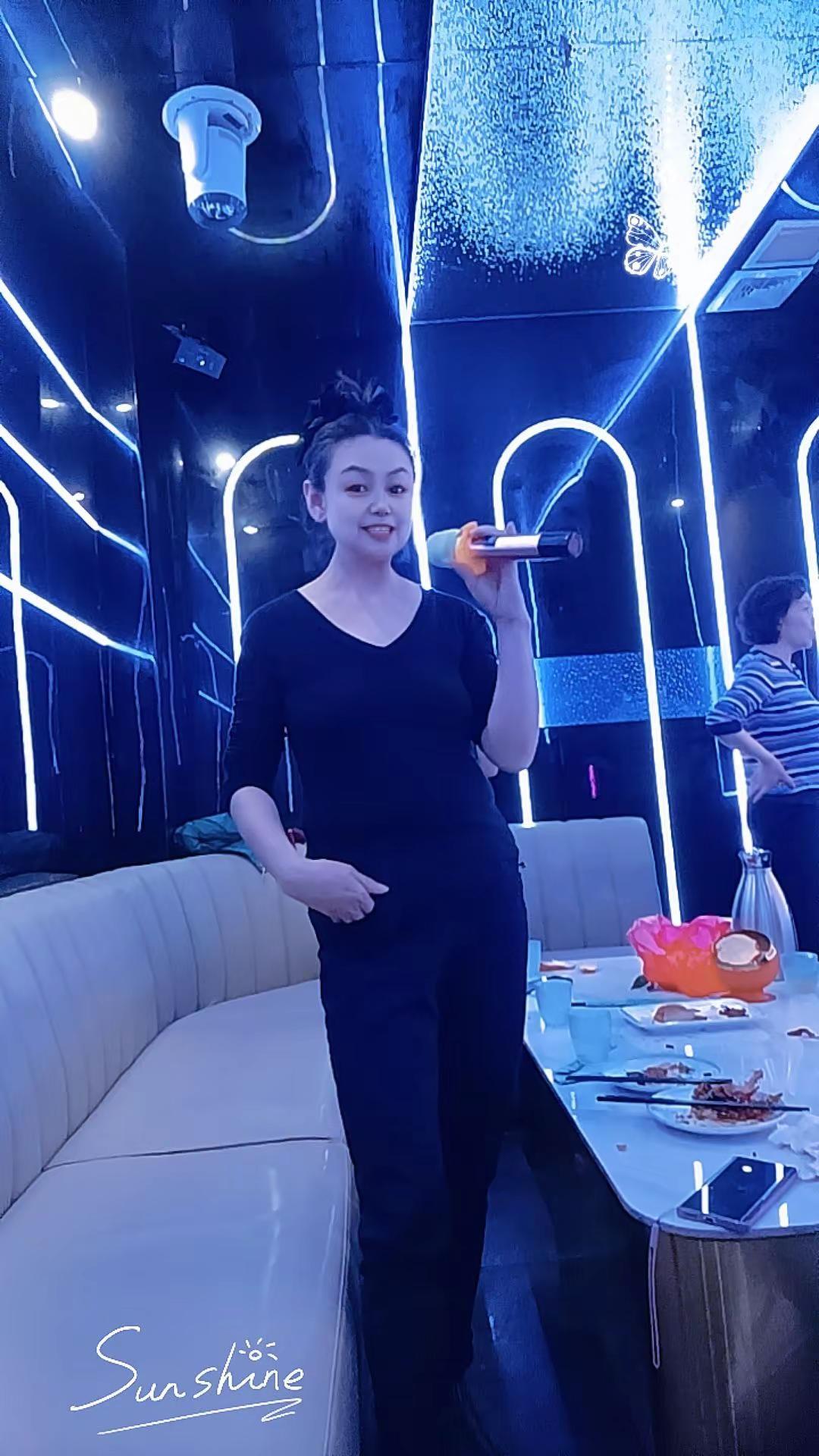 这美颜滤镜太强大了。