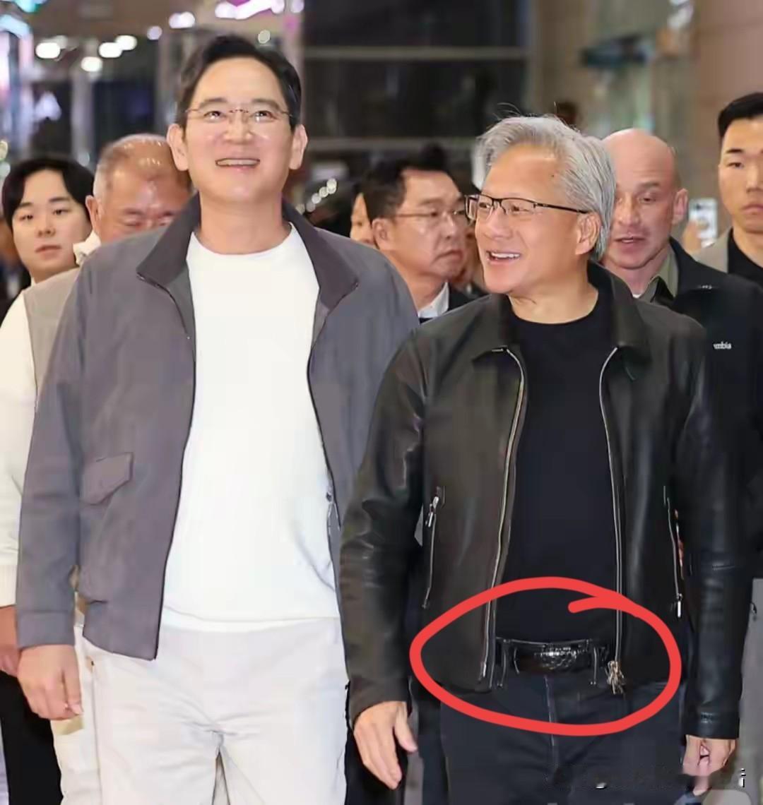 这些可以影响世界的科技大佬儿们，生意上是针锋相对的竞争对手，生意场下可以是谈笑风