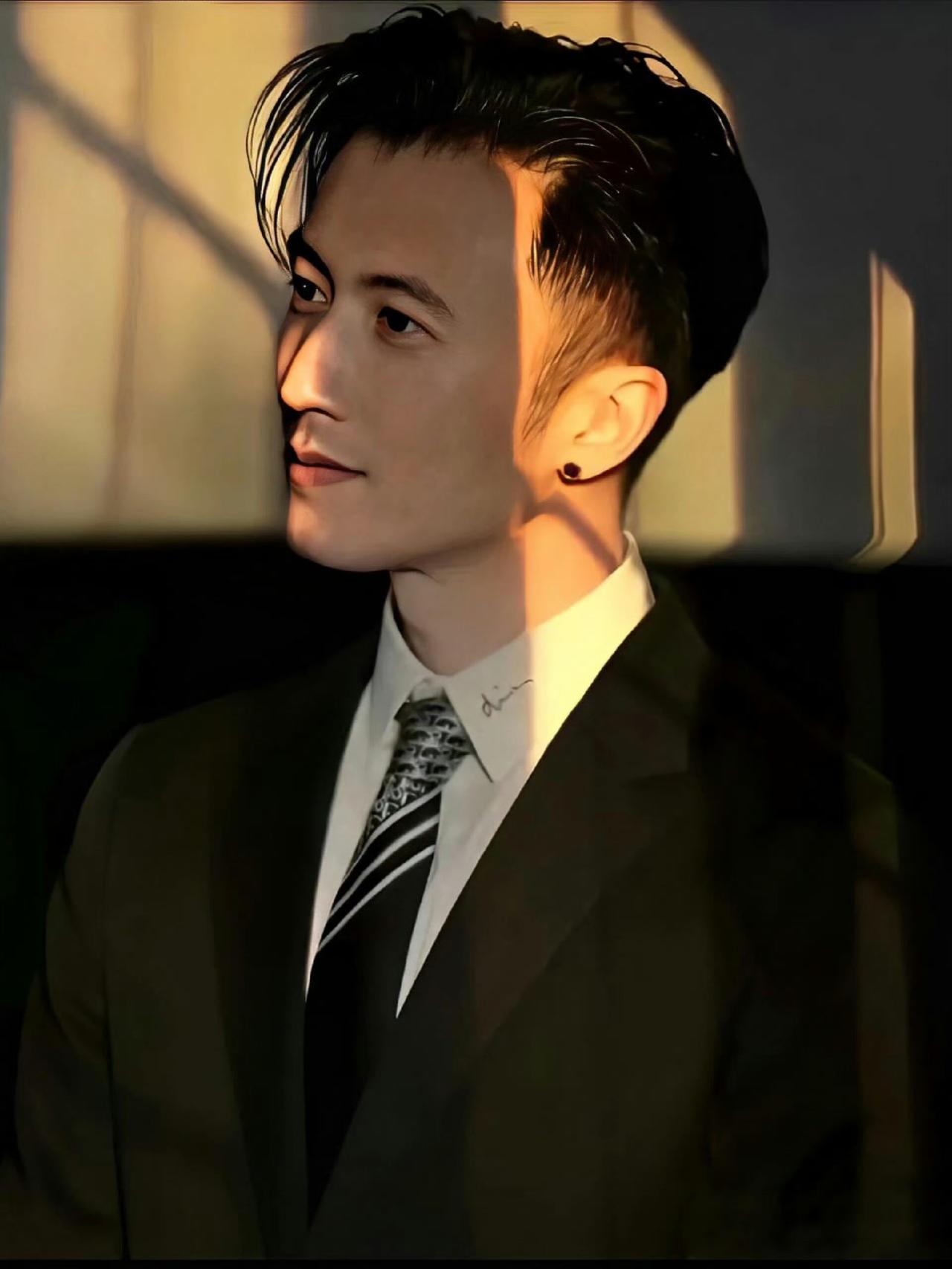 一代人的青春注脚，谢霆锋定义了内娱初代养成系
 
谢霆锋的存在，本身就是内娱养成