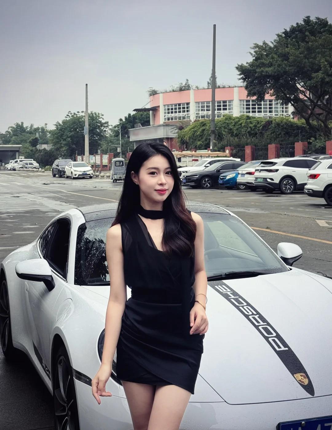 来，上车
一起去兜风吧 人和车拍照 出去兜兜风吧