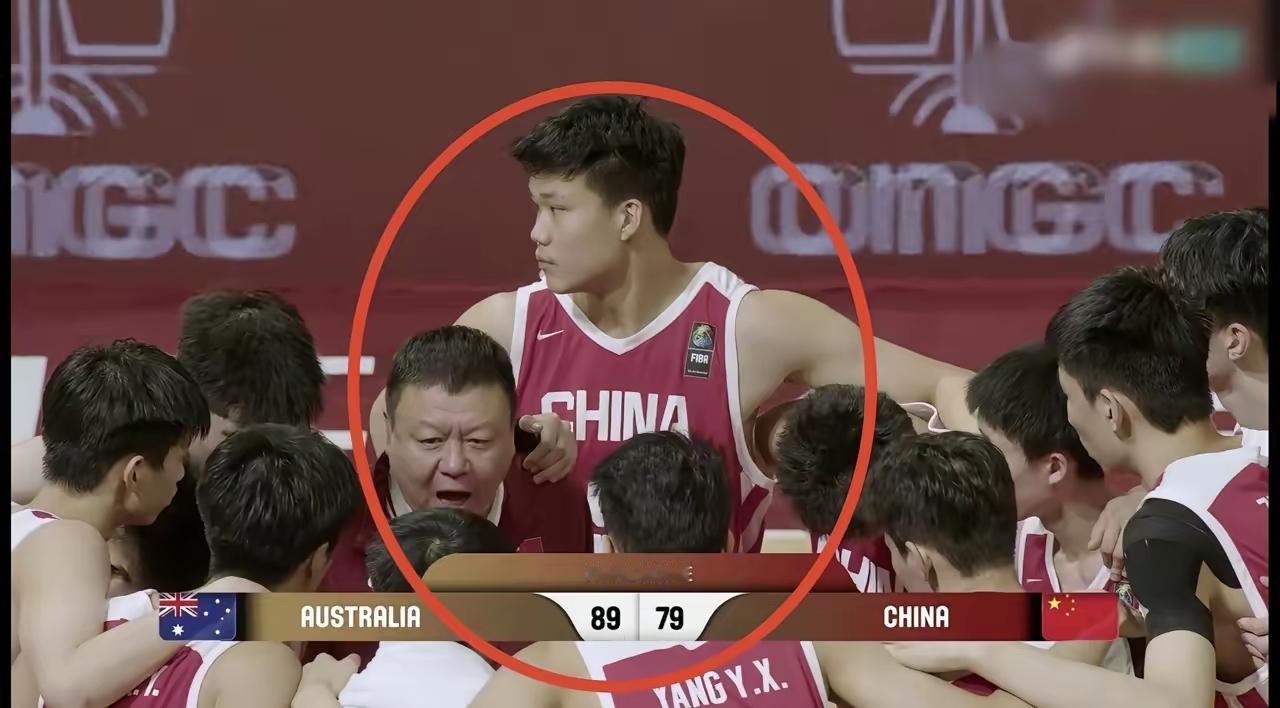 U18男篮亚洲杯决赛赛场上最“失落”的球员
 
昨晚U18男篮亚洲杯决赛落幕，中