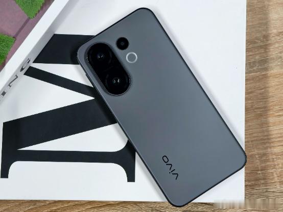 vivo S30 Pro mini可可黑配色来了！极简的黑色配上细腻的磨砂玻璃工