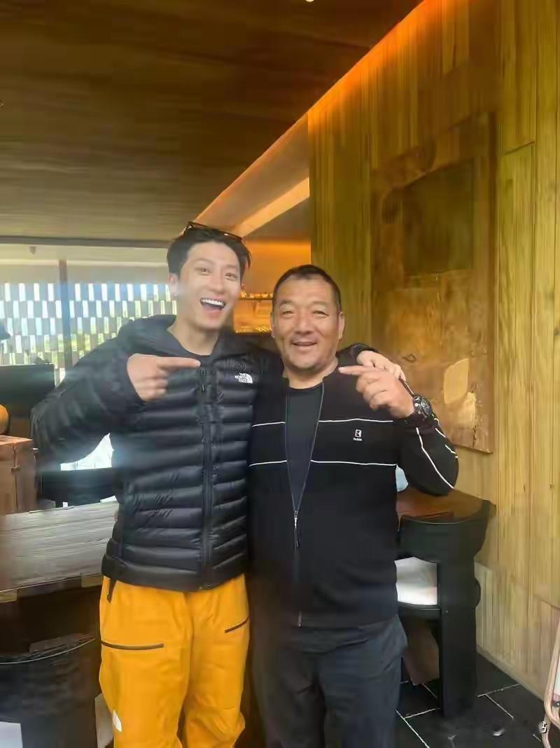出身加拿大名门，娶富家女却被冷待，如今37岁终于靠《主角》翻红 
