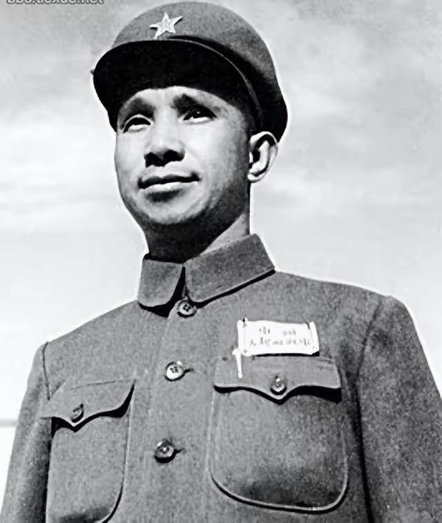 基于史料还原历史真相，我将以口语化表达还原粟裕“三让”的高风亮节，融入真实战役背