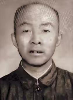 1936年，刘亚楼的警卫员谢志坚不幸落到敌人手里，就在他思索如何脱身时，一个老汉