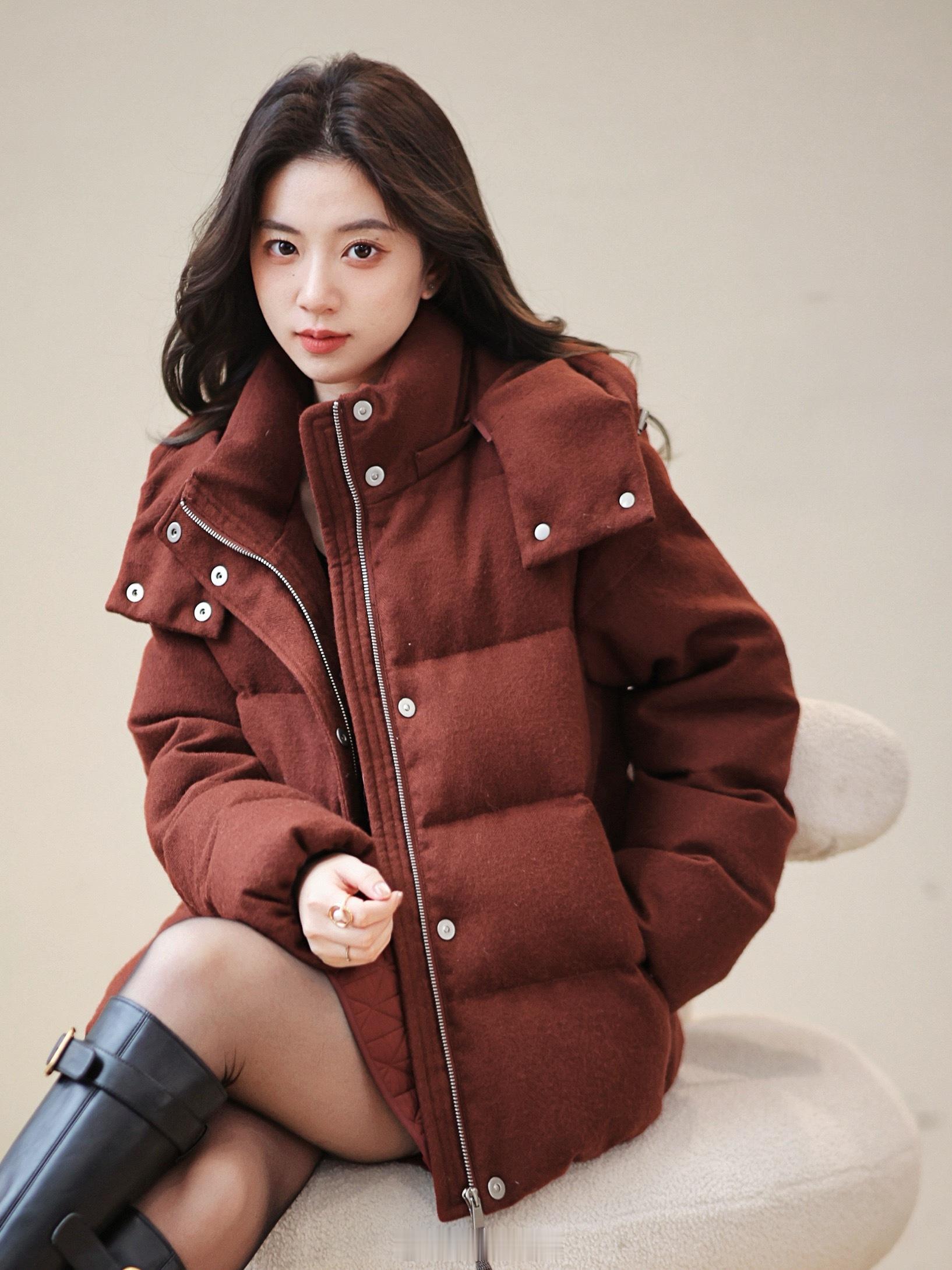 论新年氛围 还得来点红色吧🧧！柳桥90白鹅绒+100羊毛外层 再加暖蓬蓬的面包