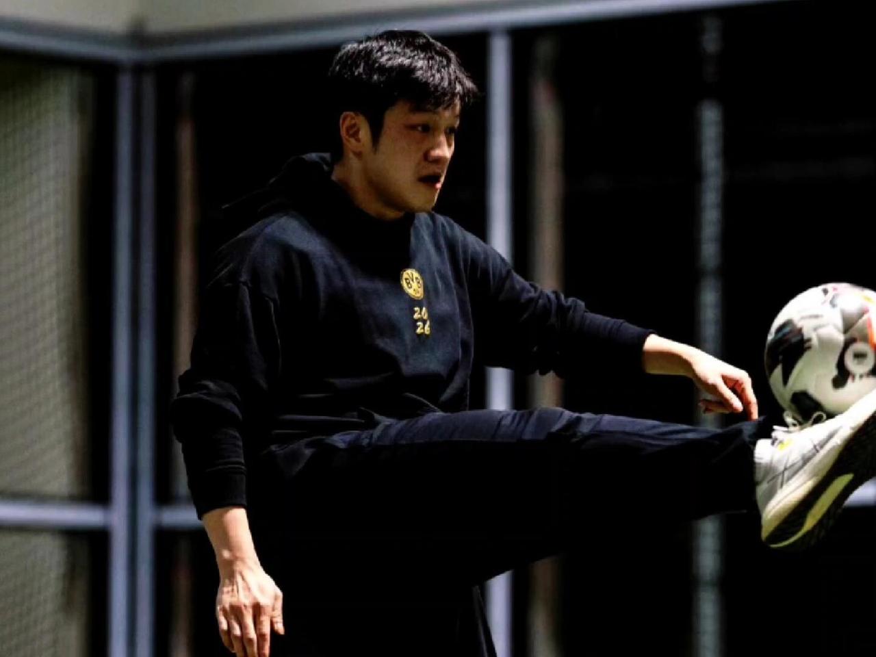 樊振东的动态有点多，还很鲜活，真的在德国留学赢麻了，也开阔了我们的视野，各种活动