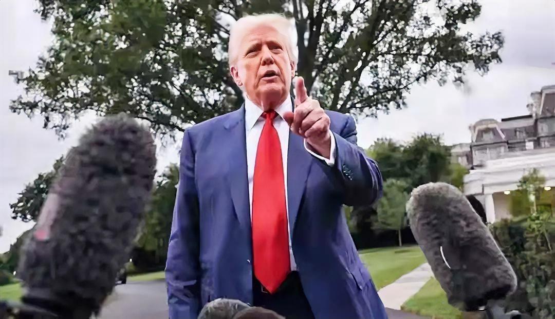 一场原本声势浩大的100%关税计划，眼看着到了年底，却迟迟没有动静，白宫嘴上不松