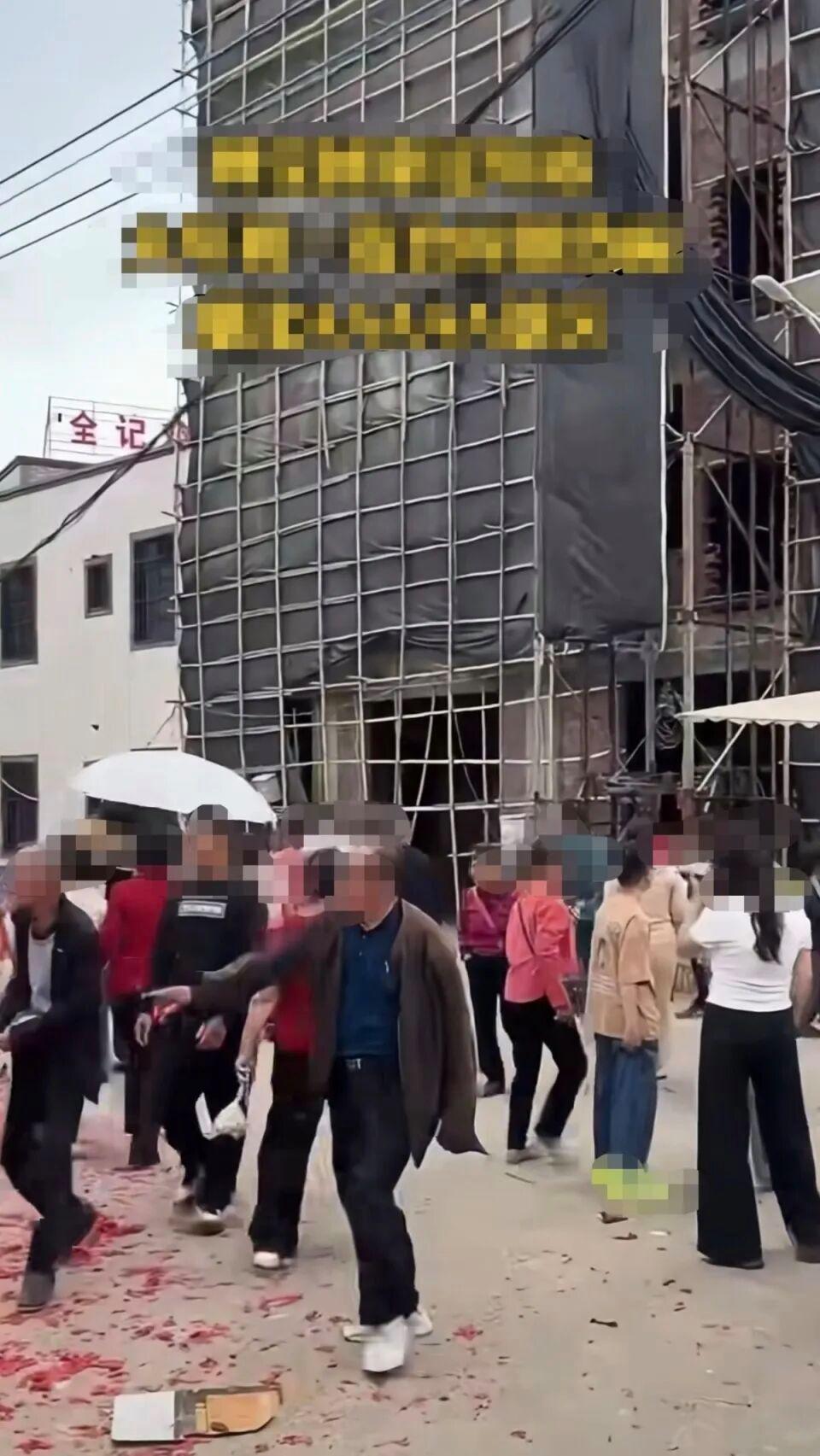 年关已经过去了，在广东的湛江，全红婵的家门口那是一个热闹，依旧是大量的粉丝来到家