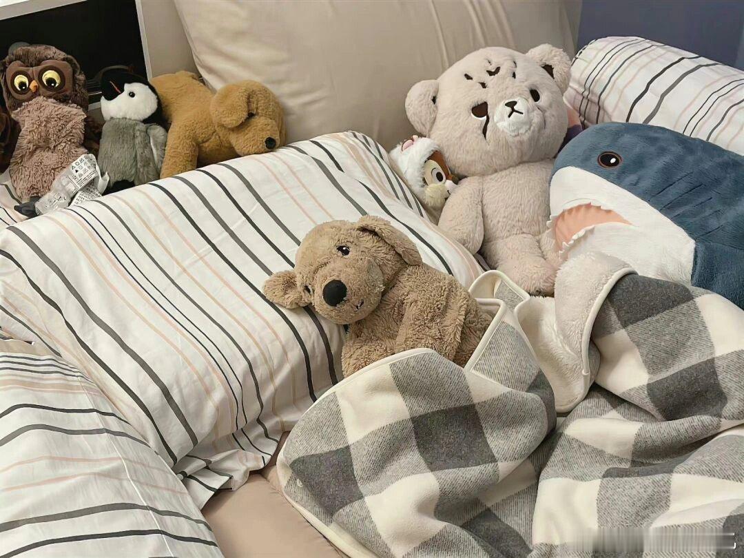 老婆们最近在焦虑害怕什么事情吗？都是怎么缓解的？昨晚焦虑的睡不着，一直在想～然后