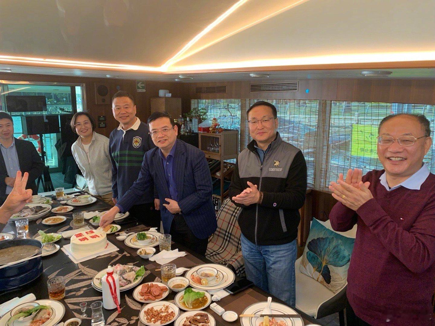 感谢东阳在厦门的老乡和屈院长，为我过生日！