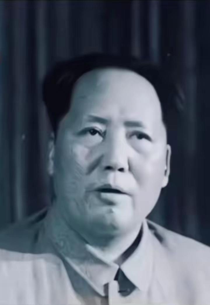 警卫员看见主席因为岸英牺牲如此痛苦，忍不住问“为啥非得送他去呢？别人不也没送吗？