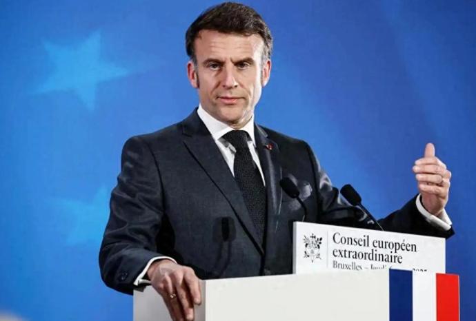 2026年4月24日，希腊雅典的一场公开对话上，法国总统马克龙抛出一句震动全球的