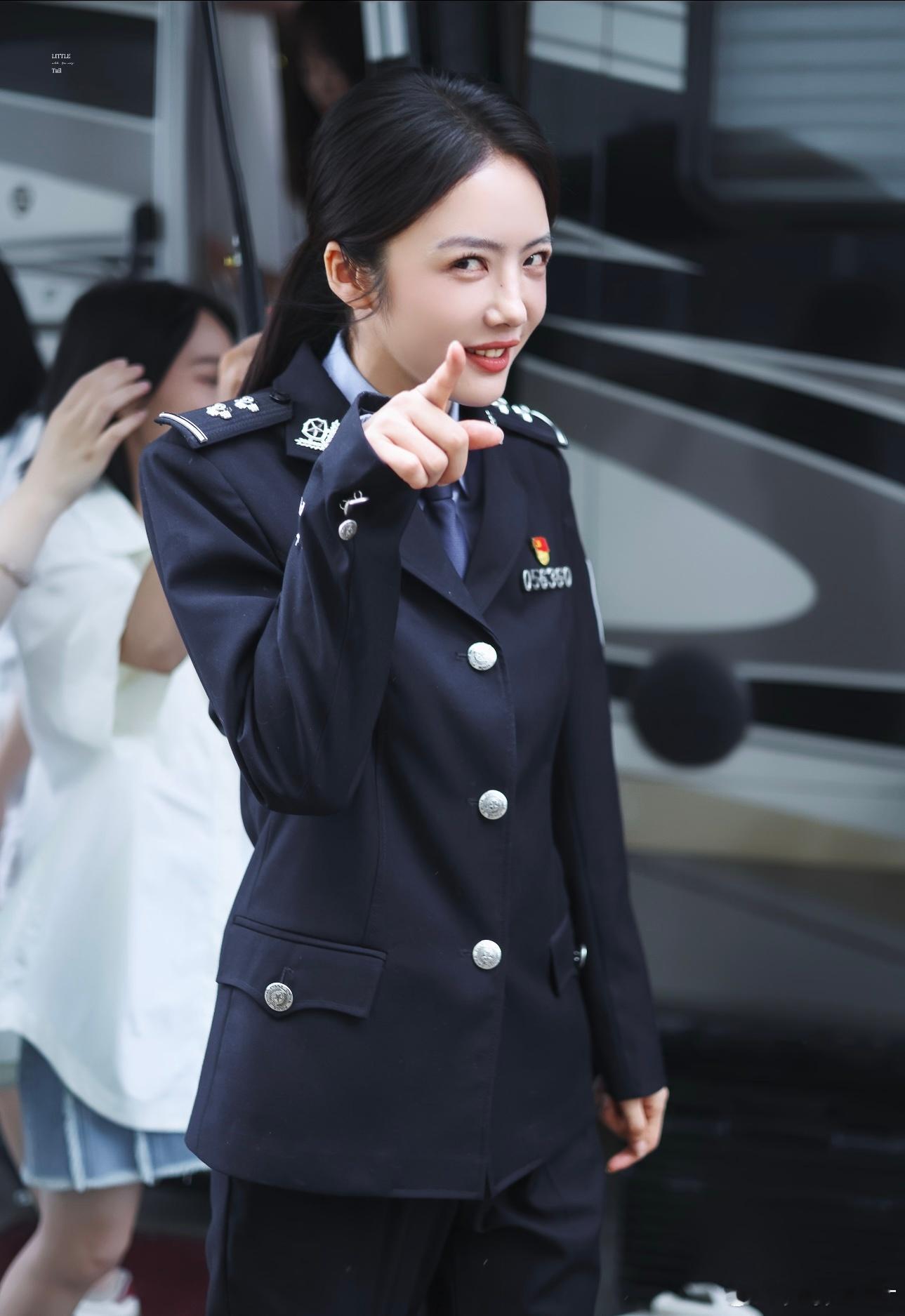 最近真的非常爱这个钢铁森林了！！！！太太太好看了！！完全爱上女主！！ 