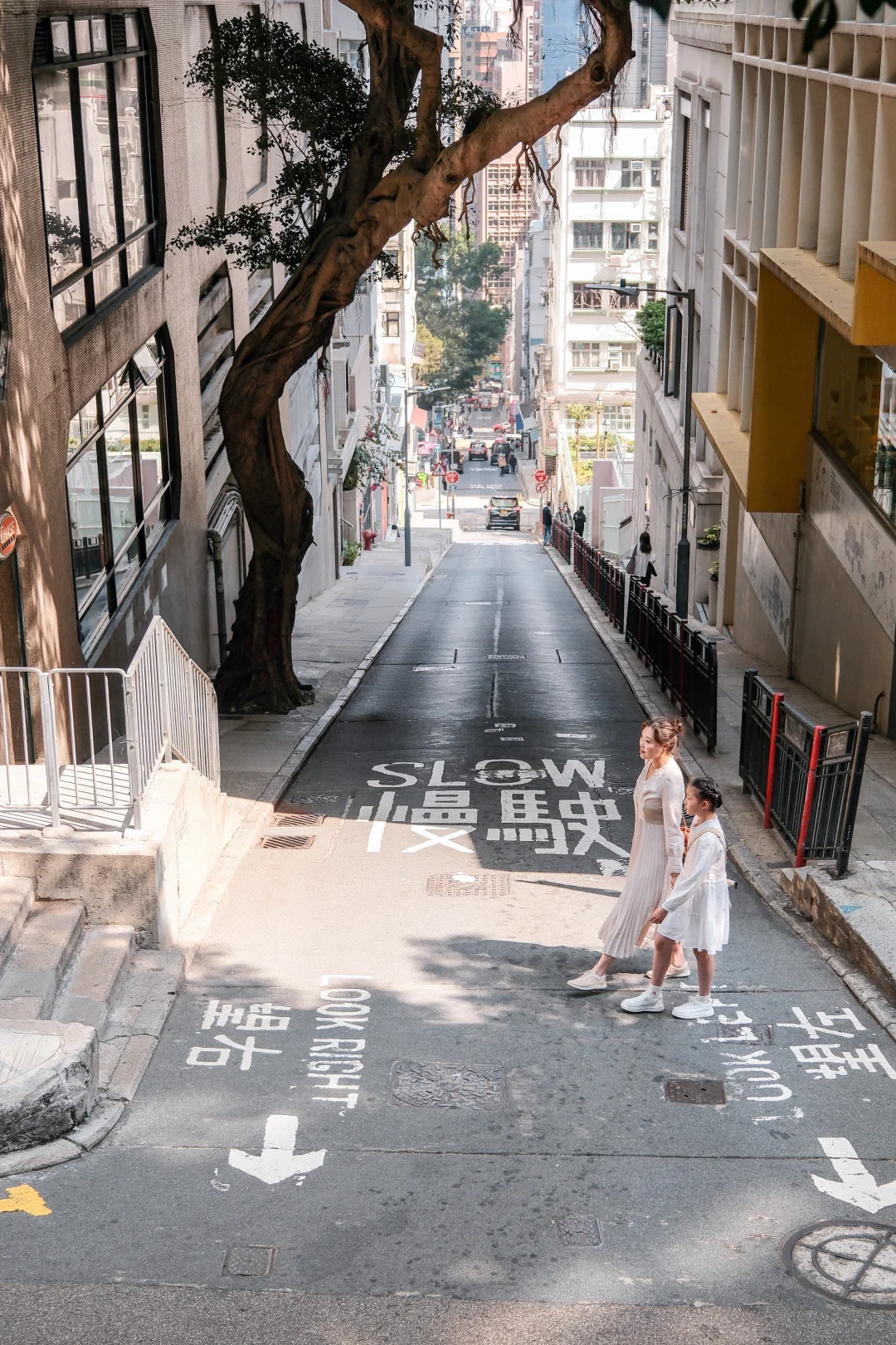 漫步鸭巴甸街｜香港中环的文艺与烟火