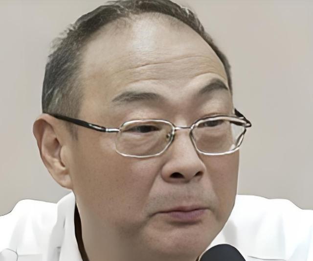 完全同意金灿荣教授的观点，中国没有必要再三要求日本就侵华罪行道歉了，日本道歉不道