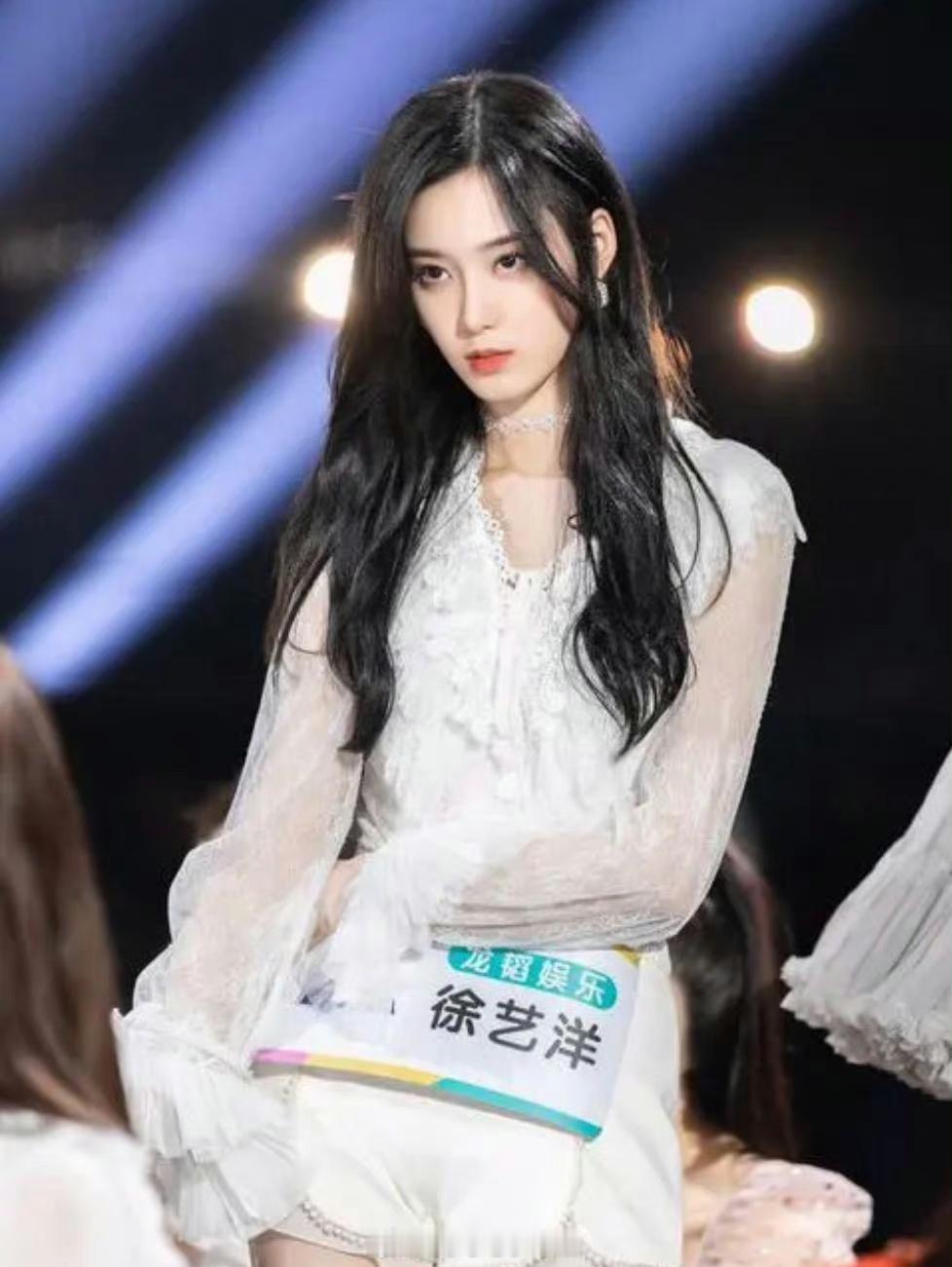 #徐艺洋运动就会恶心#徐艺洋在节目里说，自己一运动就恶心，但是很好奇小姐姐这么完