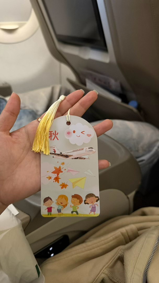 承受小孩两个小时的尖叫，消消乐还卡在3198关过不去了 