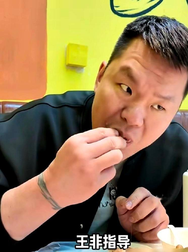 王非教练这脾气，真是连调整的机会都不给你！
 

巩晓彬被当面骂到罚站墙角，王治