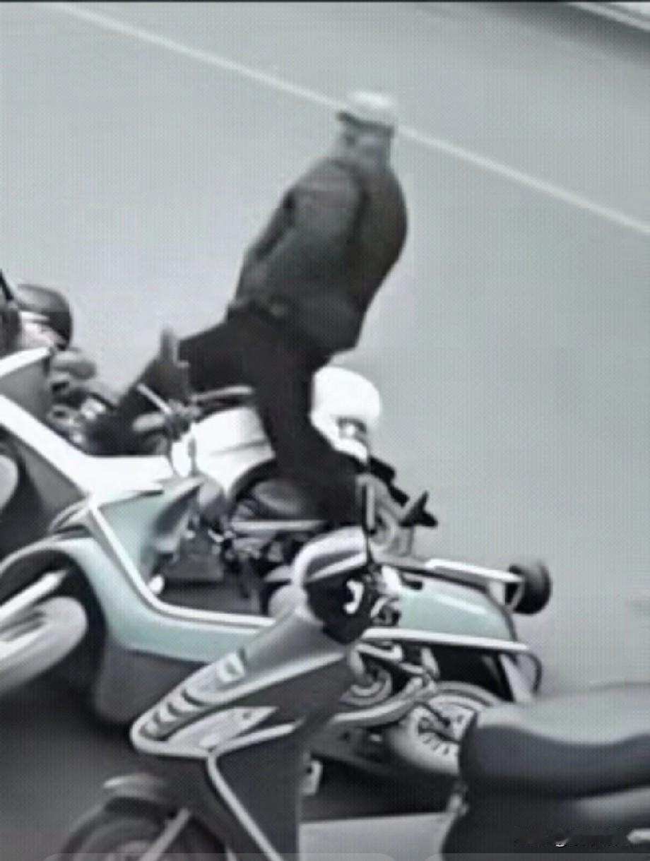 奉劝老年人多做善事、好事。

最近在网上看到老年人发坏、发赖的视频，不是老年人殴