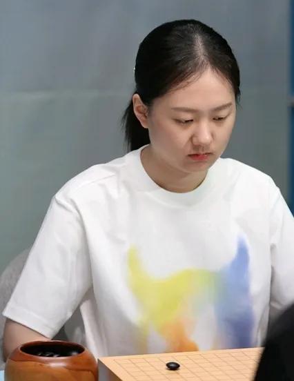 韩国重磅棋战：

DrG杯金少女完胜崔精



韩国崔精凭借着10余年的骄人战绩