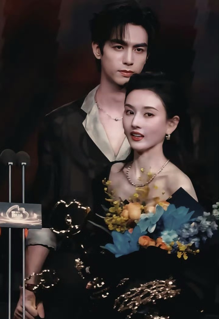 张凌赫和宋威龙真是天选对家，一个要和宋祖儿合作《刺棠》，一个又和宋祖儿接触了现偶