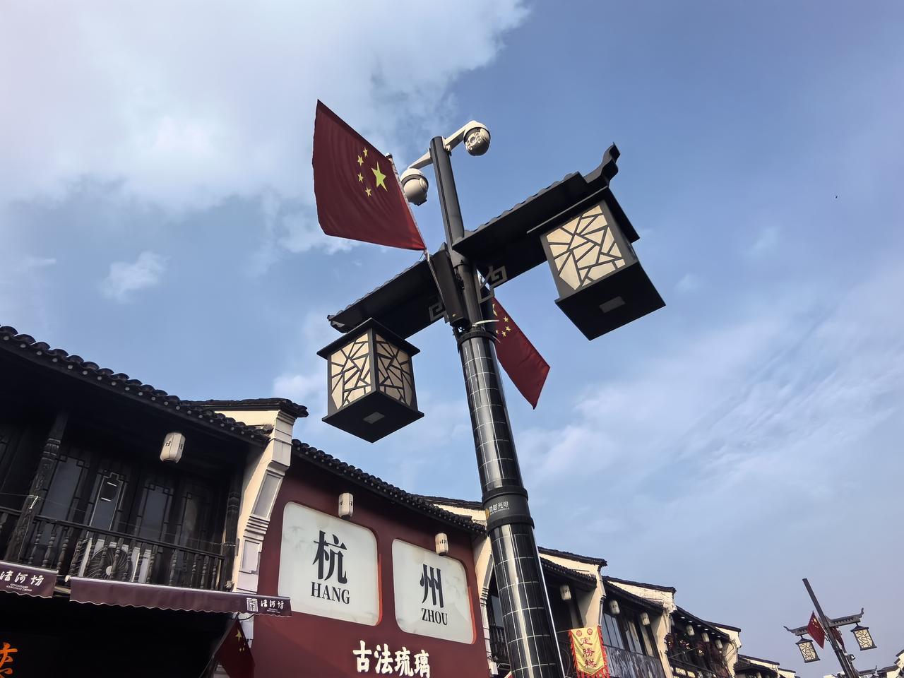 【老蒋谜艺（242）】
谜面:二人共白头，最终却丢了
谜底:失
解读:“二”、“