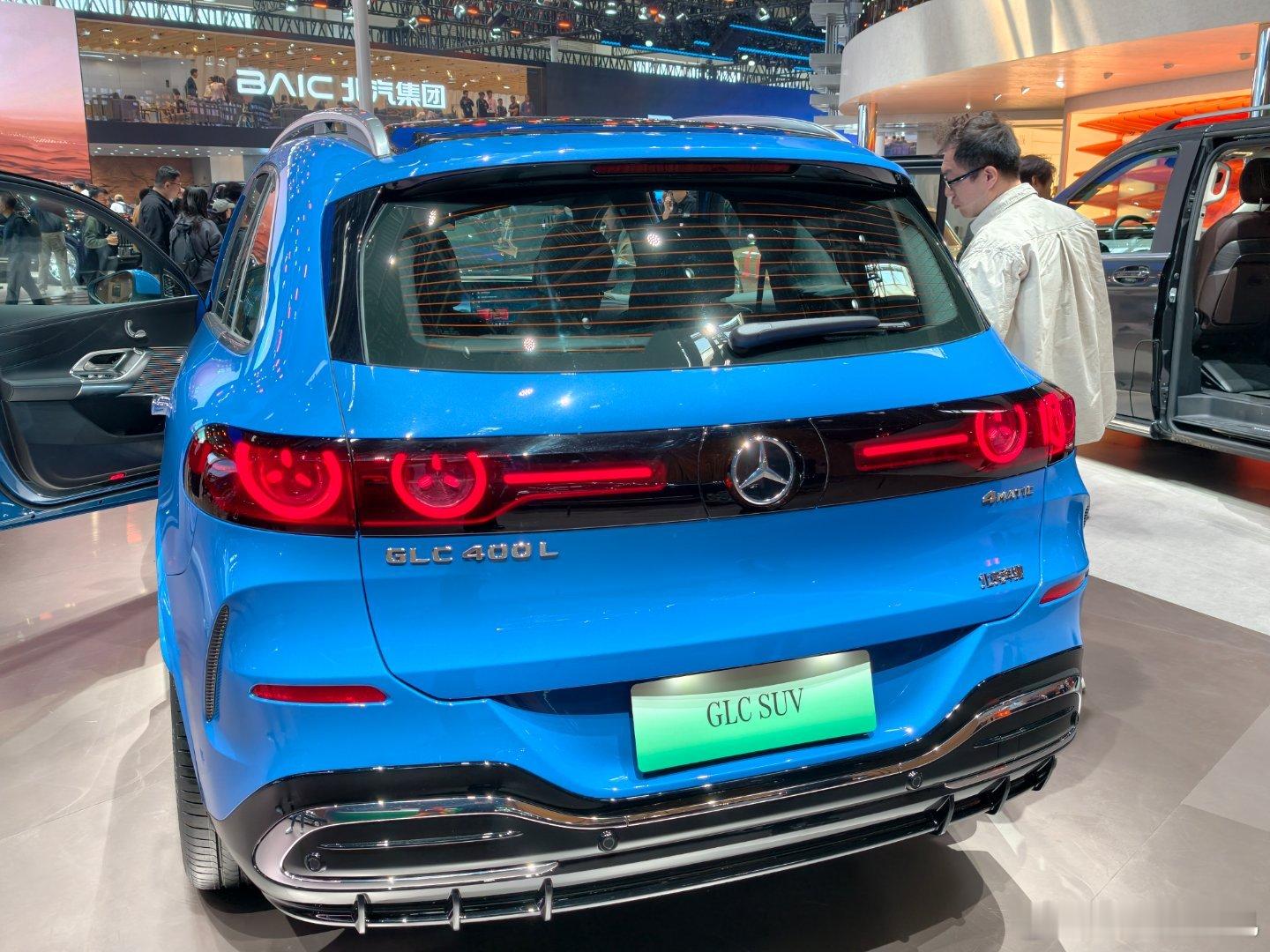 丑，太丑了，前格栅毫无质感，特别是这个屁股，我都不知道怎么吐槽了但是奔驰居然能做