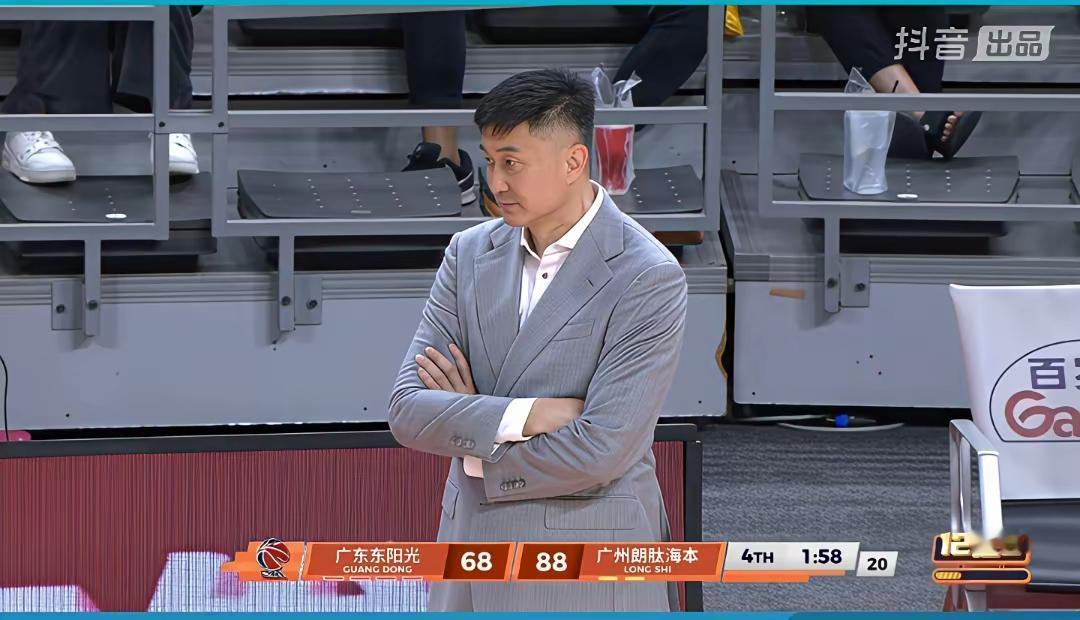 广州真的会2：0横扫广东东阳光吗？
杜锋你如果下一场还是投鼠忌器的话，广东宏远俱