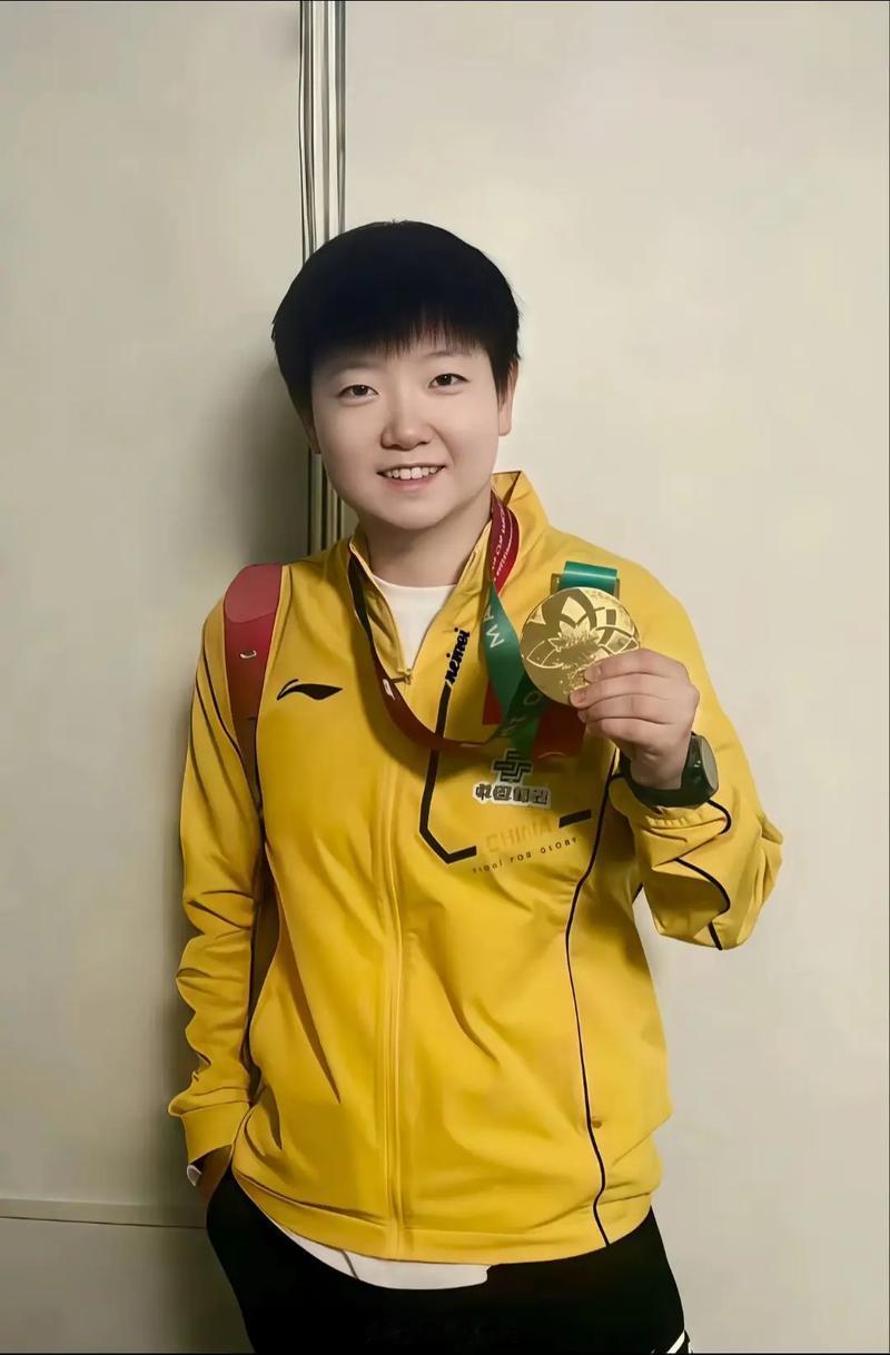 孙颖莎国兵乓女王，保持稳定竞技状态，攻防衔接愈发流畅，不断补齐短板、突破自我，新