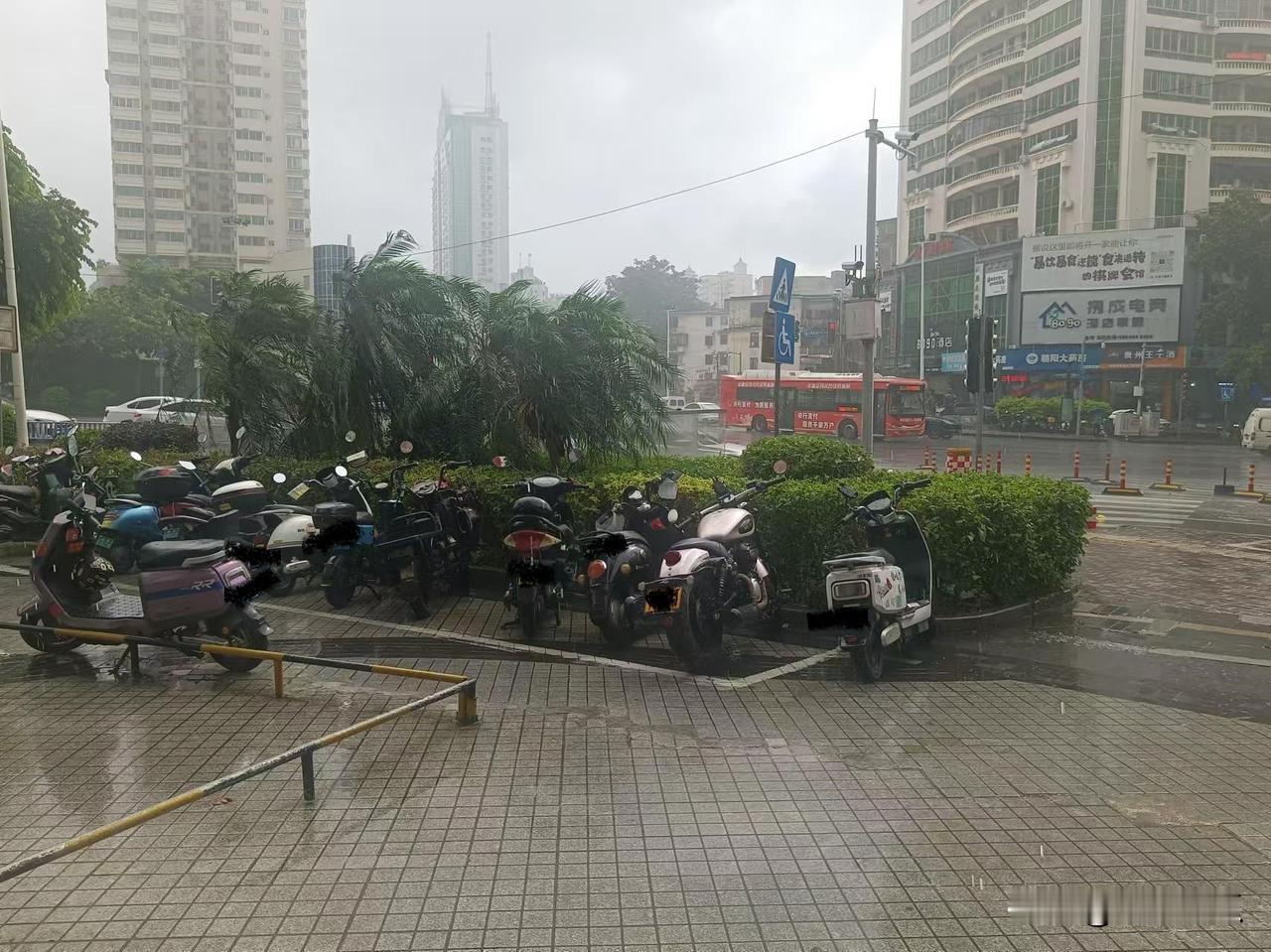 很多人说，欧美国家闹市区都有公共饮用水，真甜，民生真好，其实不是我们国内没有，本