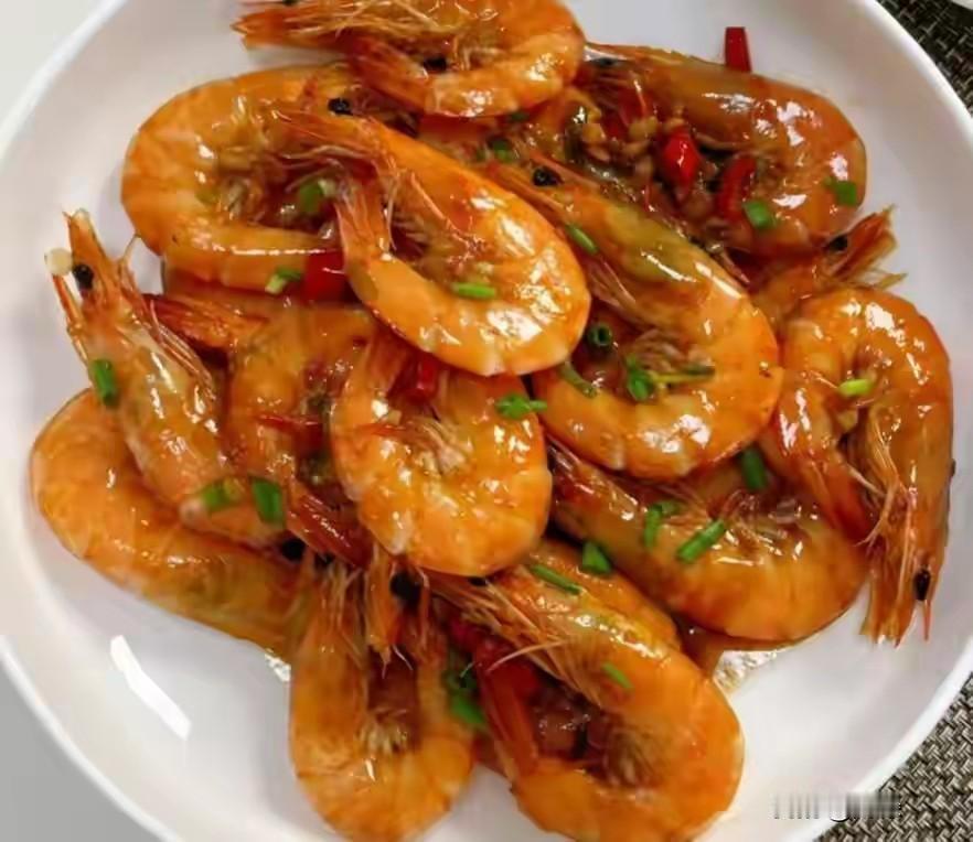 家里来客，就做这10道菜！上桌倍有面，全家夸你厨艺棒！

一、油焖大虾
食材：基