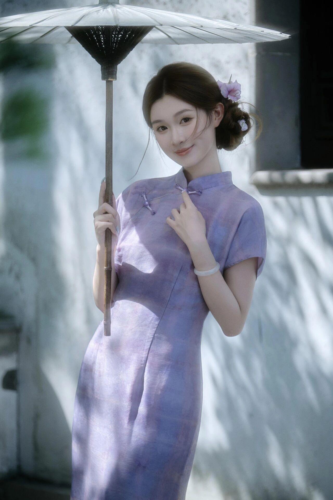 紫色旗袍韵味十足女人味