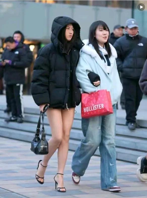 这才是为了风度，就不管温度了。