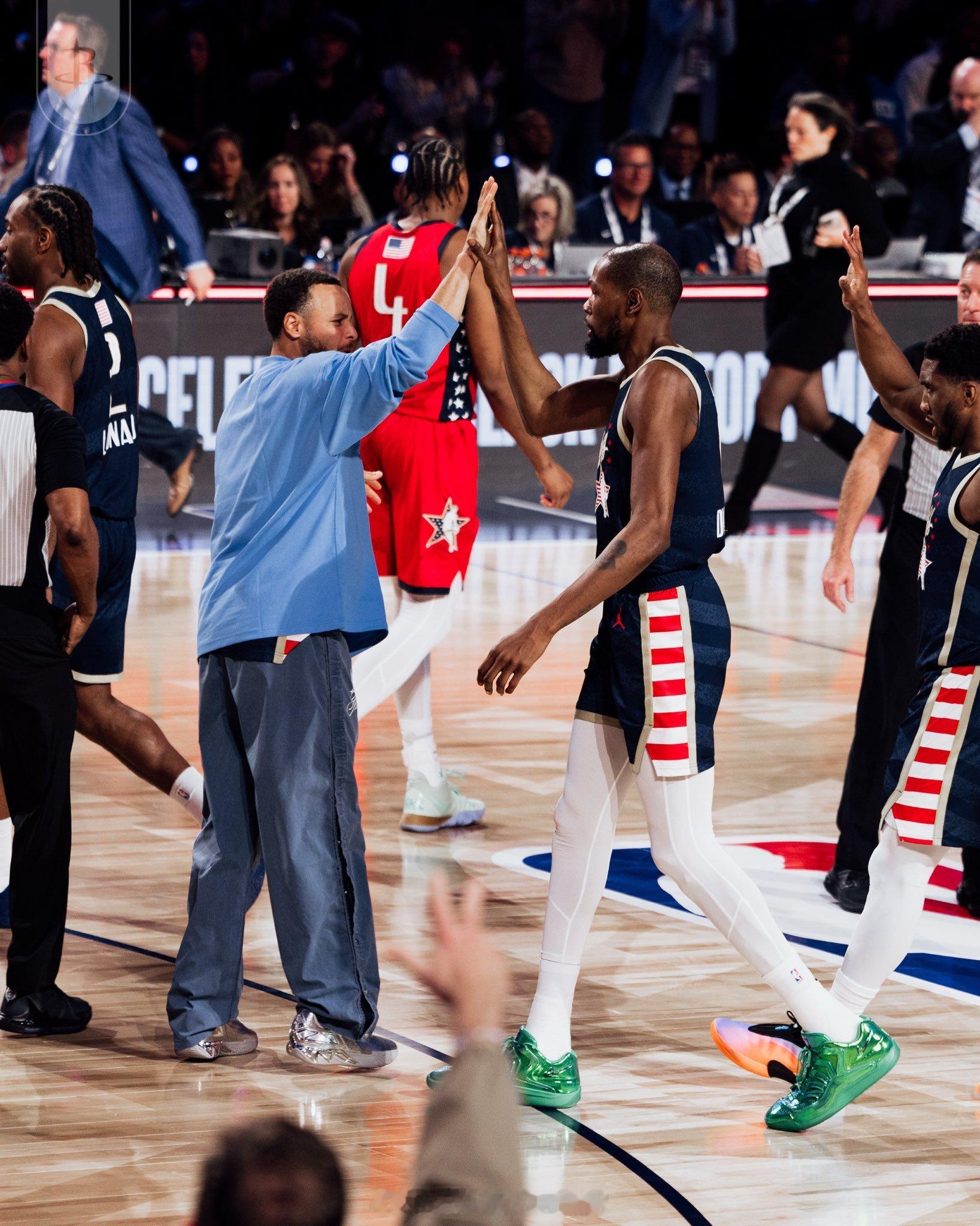 打世界队，杜兰特7分1篮板1助攻杜兰特2026NBA全明星休斯顿火箭