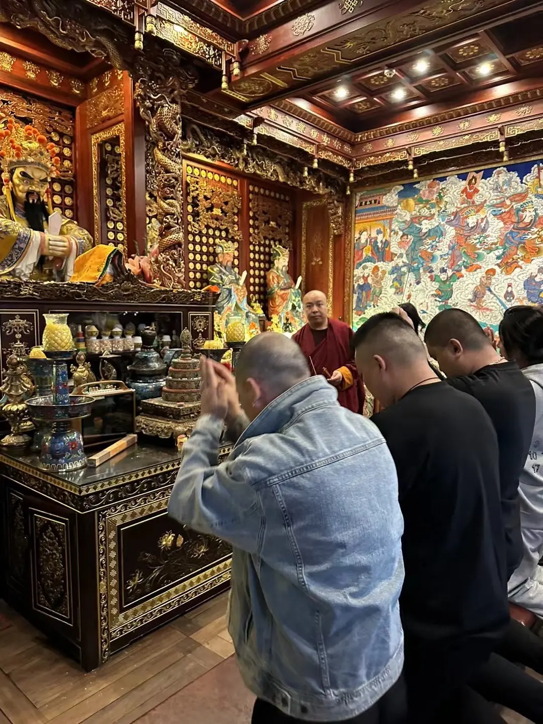 我没求一夜暴富 我求的让自己每天都进步一点。 一步一个脚印、是苦是甜我...