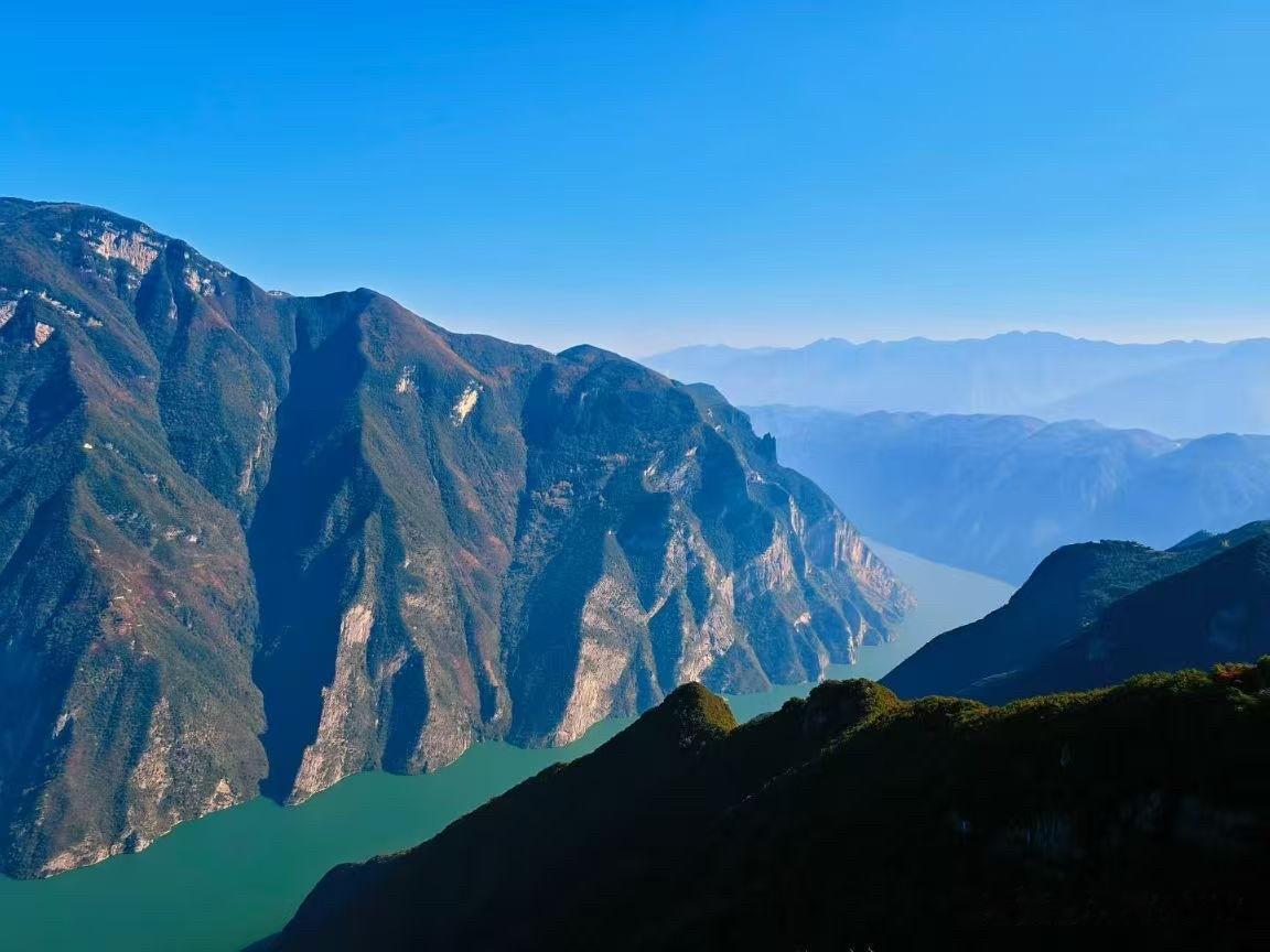 本周武汉地铁客流量已经连续三天不到400万人次，昨日为390万多[呲牙][呲牙]