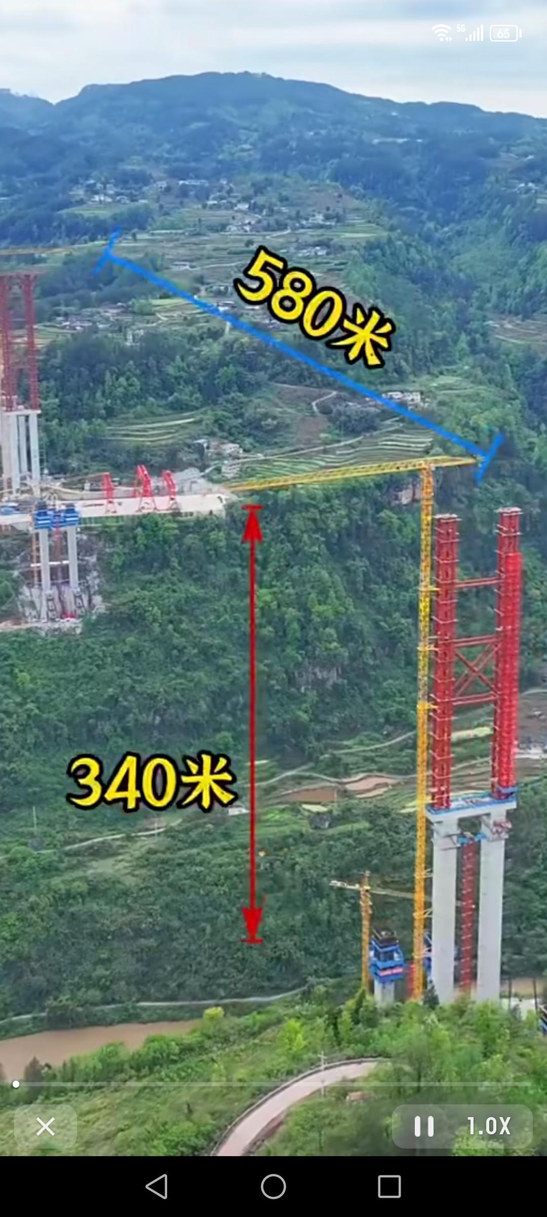 俗话说“世界桥梁看中国，中国桥梁看重庆”。重庆正在修建一座堪称“桥梁界巨无霸”的