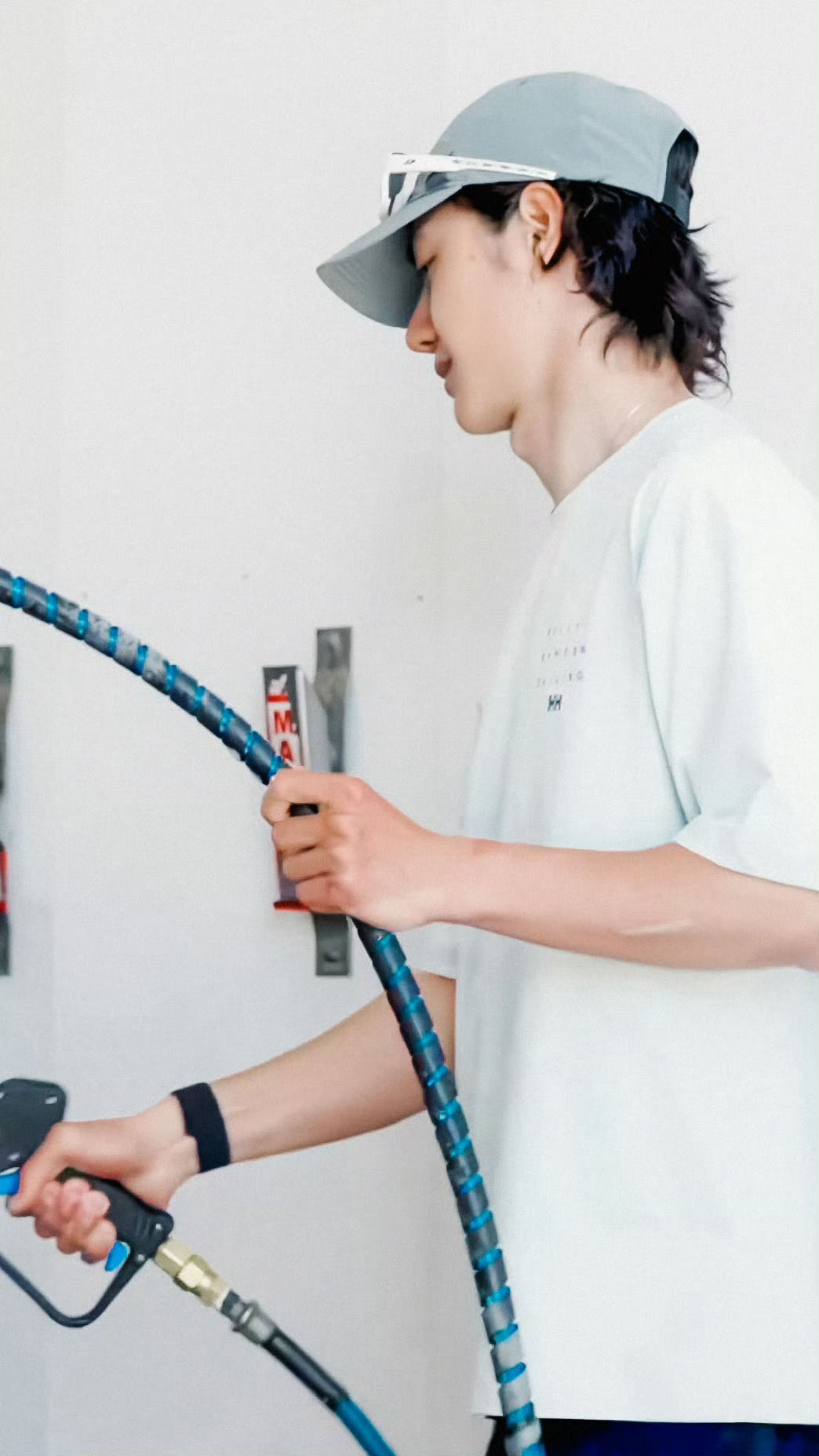 洗车的博博，一个永远都不会担心失业的男孩。。他真的啥都会干，干啥都专业还像样👍