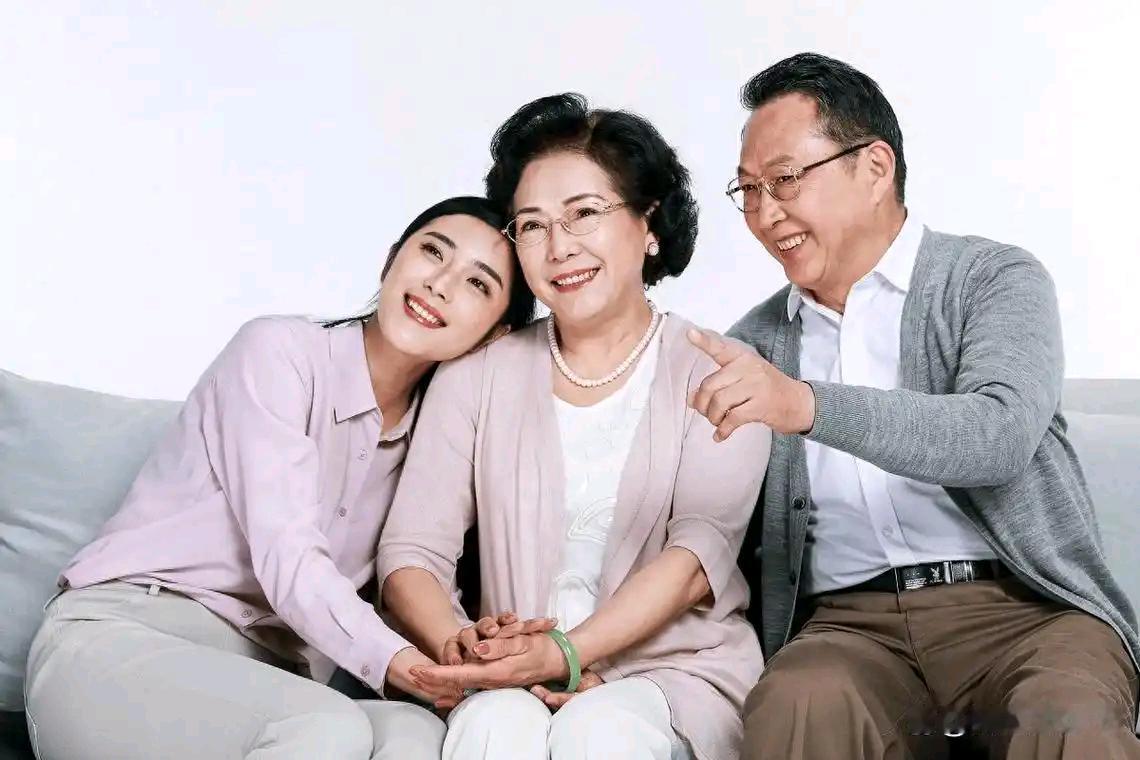 作为女人结婚到婆家，按照古往今来的说法，女人嫁到谁家就是谁家人，就进入婆家的家谱