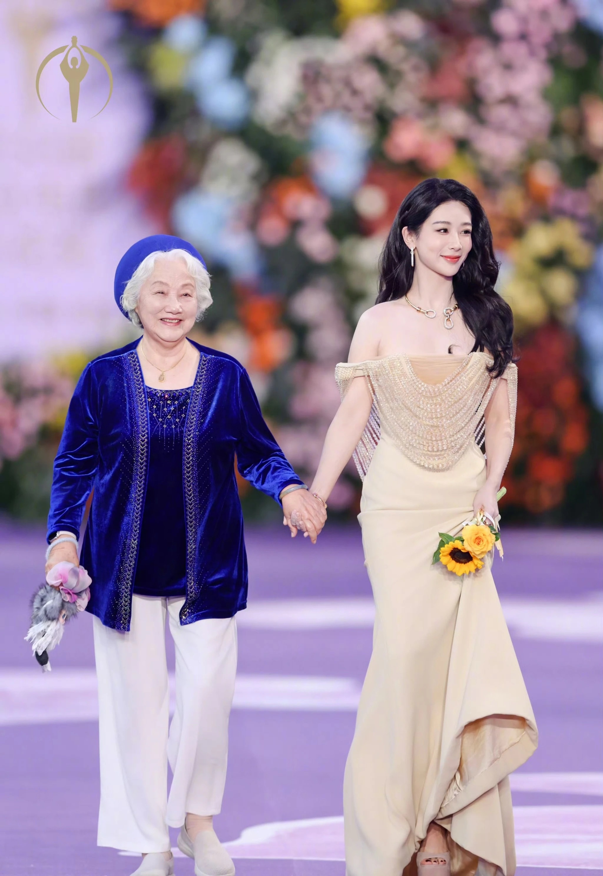 百花奖颁奖典礼的杨紫内场神图🈶美貌大出圈