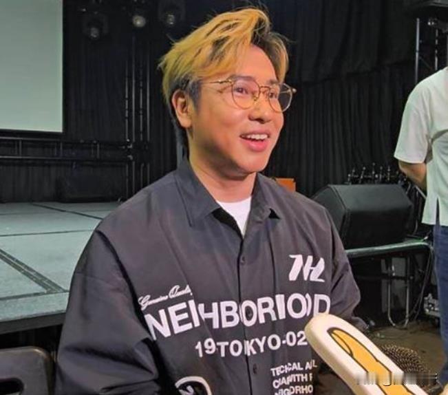 比不了啊！《天天向上》过气男主持欧弟接受采访，直言养小孩特别费钱，现在准备卖掉自