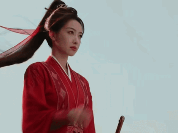 宋茜不愧是女团出身👍
《山河枕》开头这一段剑舞绝对是古偶剧的天花板，太美太飒?