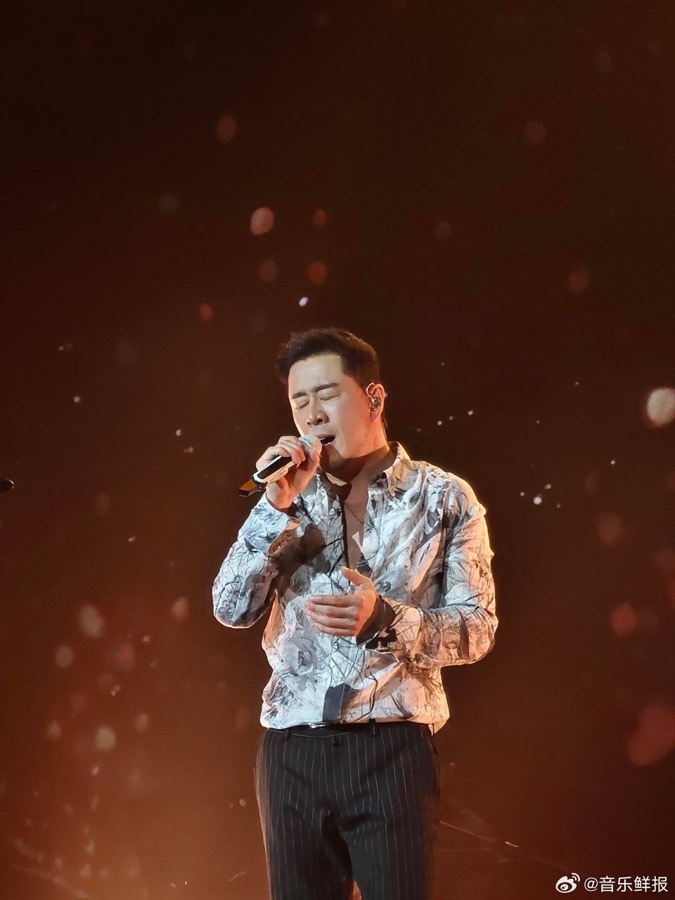 歌手感谢杨坤歌手2026坤哥遗憾缺席突围赛，感谢节目组邀请，那首母亲的河真的听一